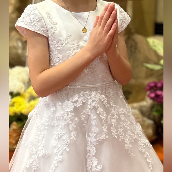 Gorgeous first holy communion dress size 6x and headband with veil - Picture 5 of 9